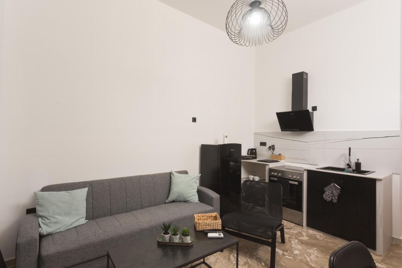 K Studios Kalamata Bagian luar foto
